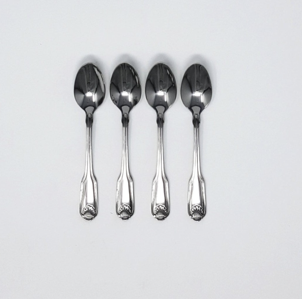Oneida Classic Shell Set of 4 Demitasse Spoons 4 1/2"