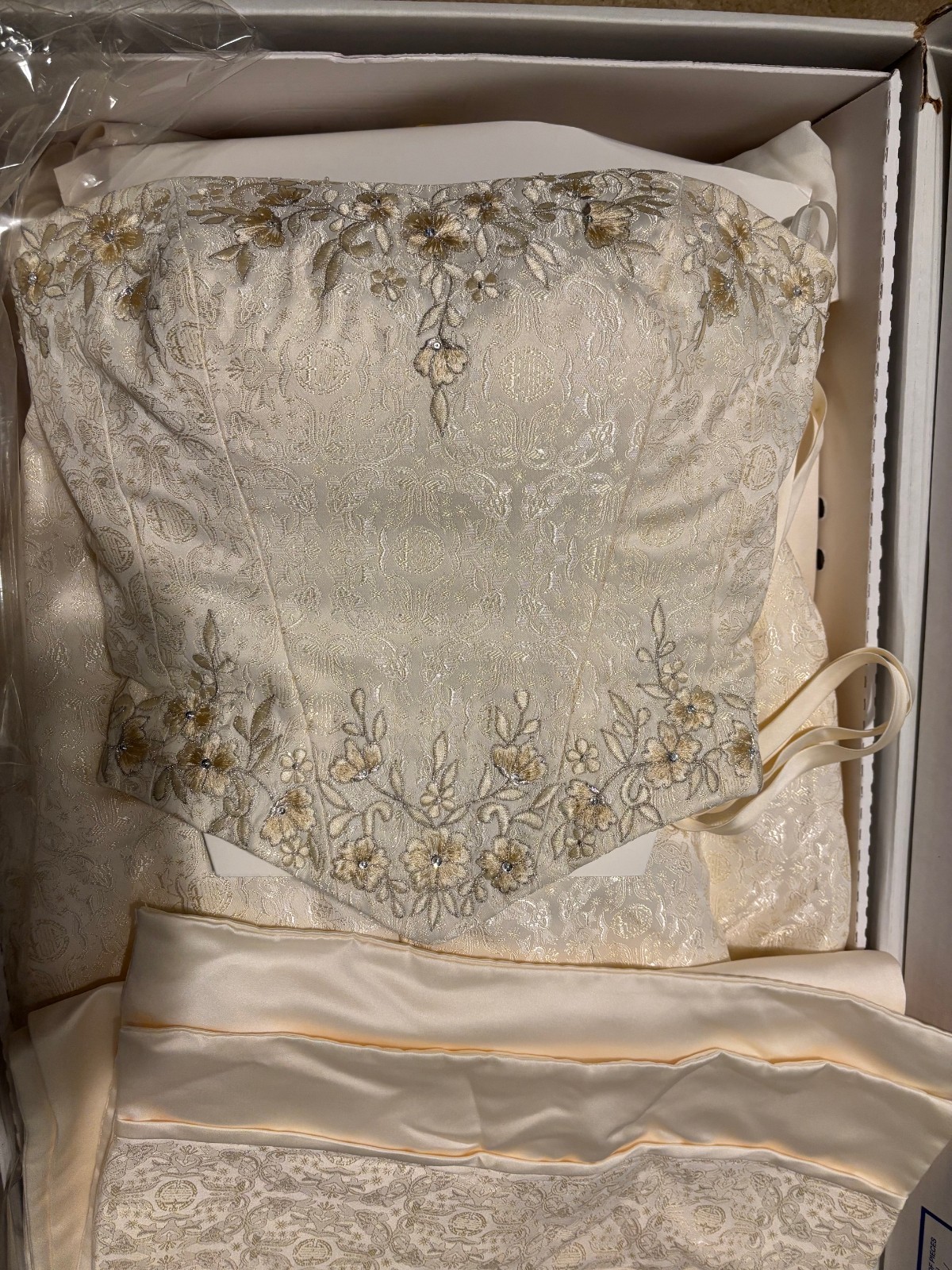 Anjolique wedding dress, Size 10, Ivory/Candlelight, Preowned