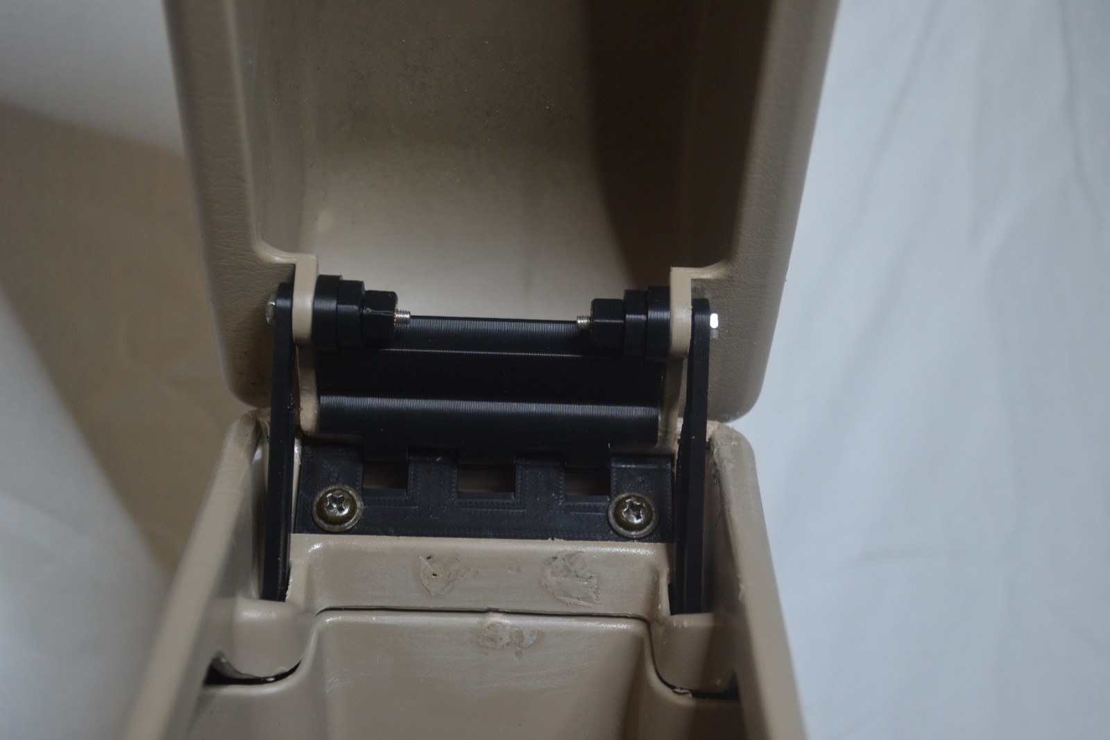 1999-2001 Corolla Center Console Hinge Replacement with Support Arms