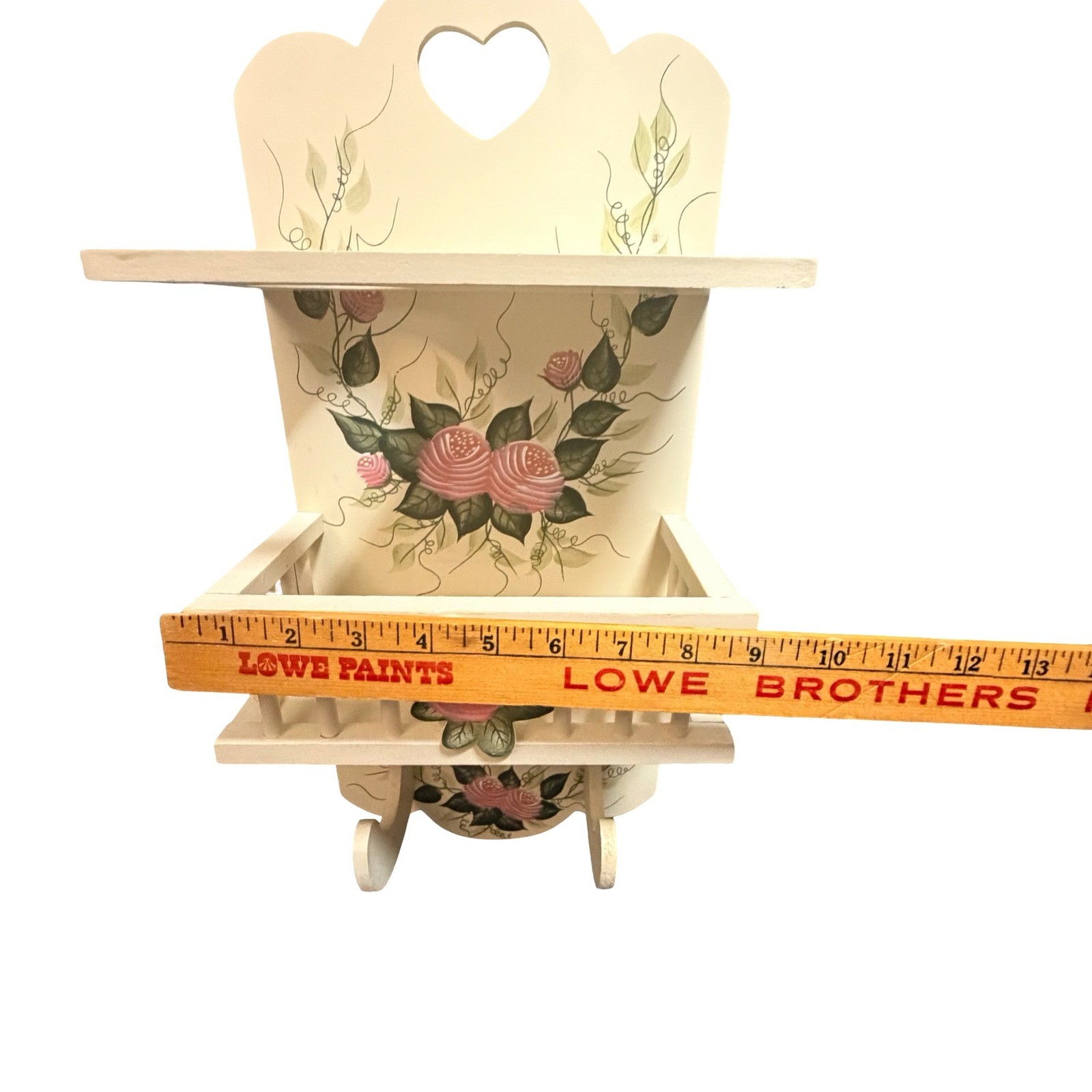 Kenyield Vintage Wood Wall Shelf Rack Heart Cutout Pink Roses Cottage Coe