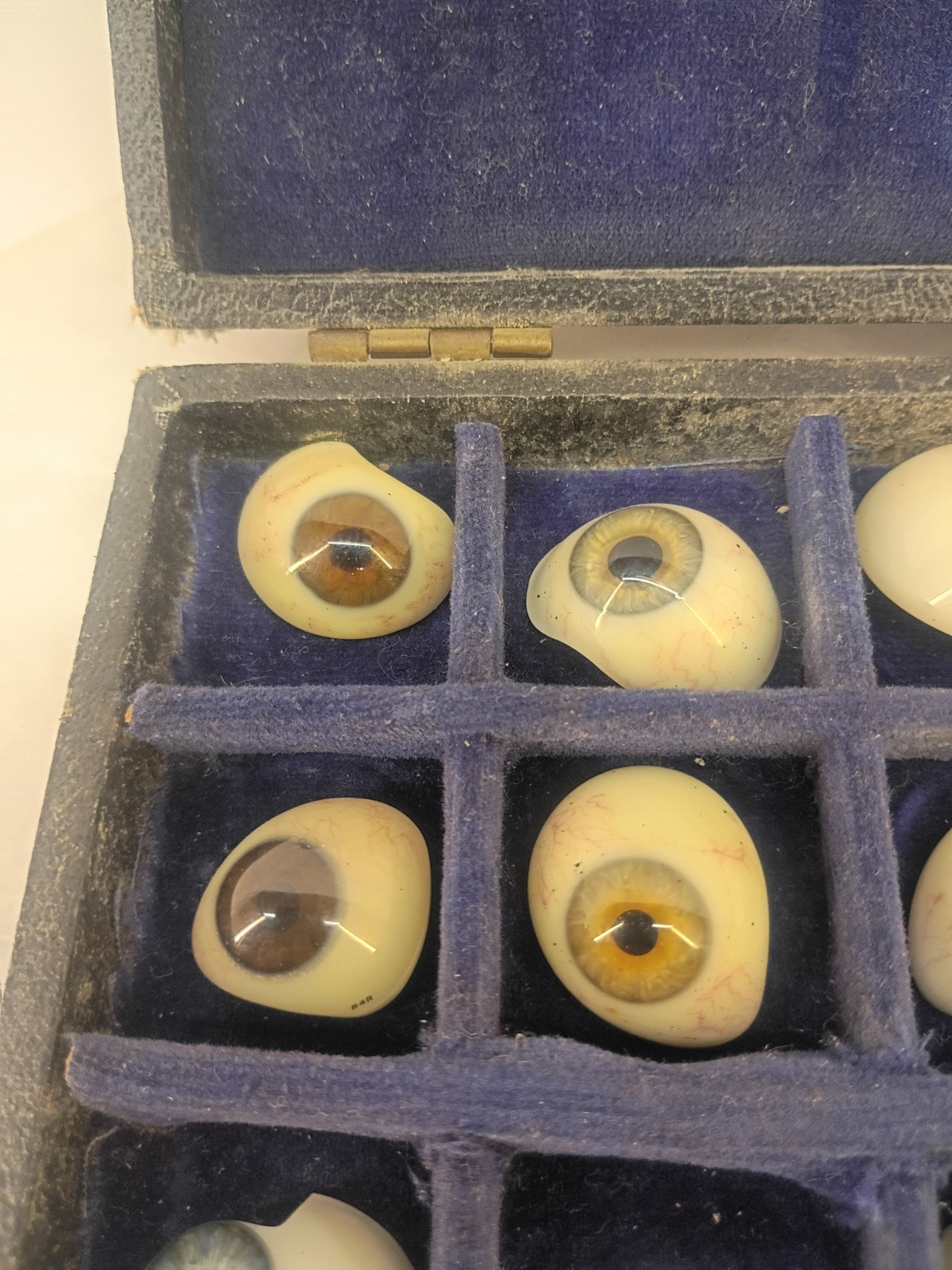 Antique Sample Of Prosthetic Hand Blown Glass Eyes Eyeballs Unknown Orgin READ