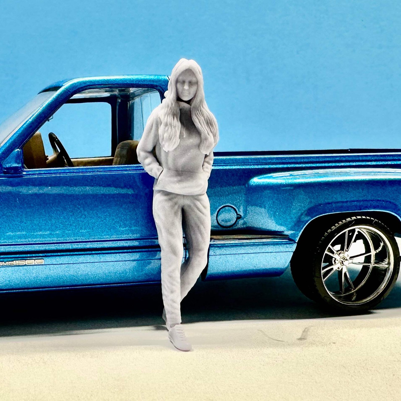 6. Lisa Female Figure for Display or Diorama 1/24 1/25