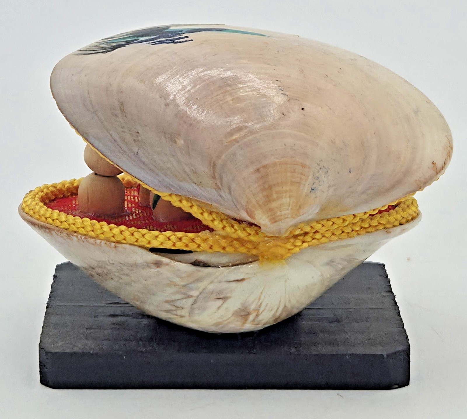 VTG Japanese Seven 7 Lucky Gods Kokeshi Wood Figures Clam Shell Shichifukujin