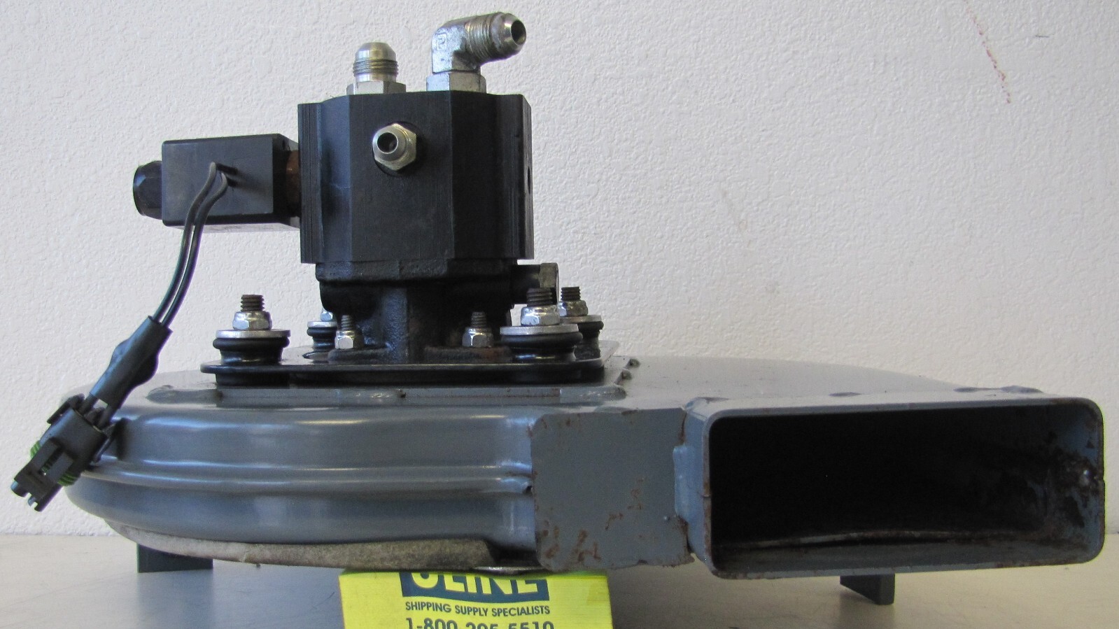 Tennant Sweeper Vacuum Fan Assembly Housing and Hydraulic Motor 1071240 9002683