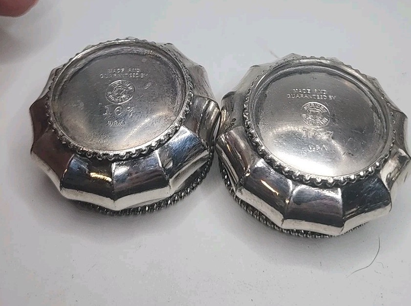 Antique Meriden B Company Pair Of Silver Plated Open Salt Cellars Fluted Design