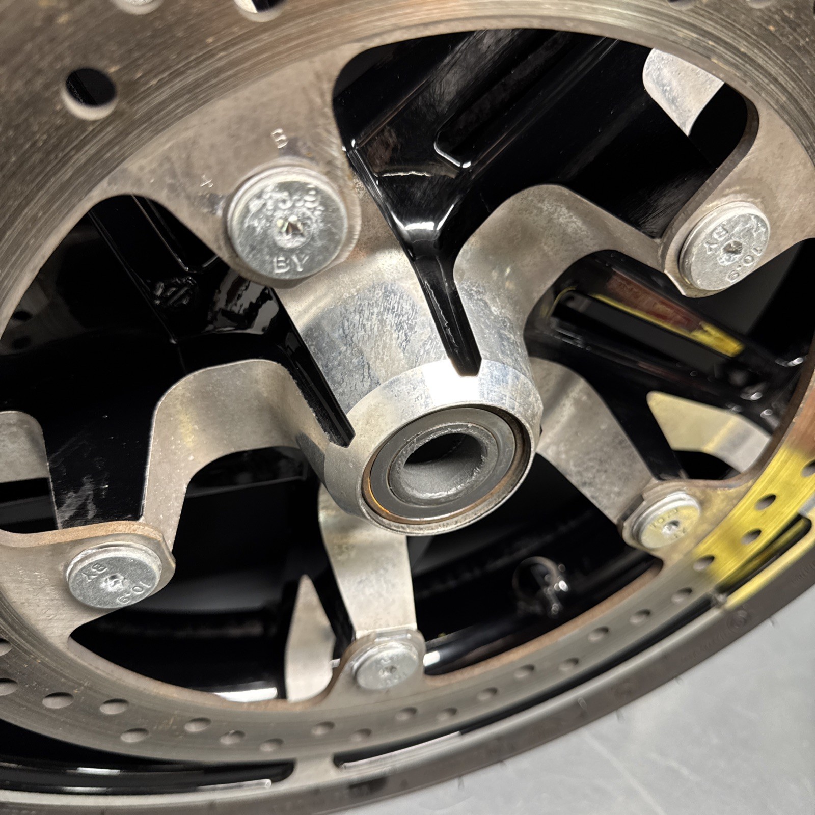 HARLEY TOURING HELIX 19x3.5 FRONT WHEEL ROTORS TIRE 43300926 41500158A 43100045