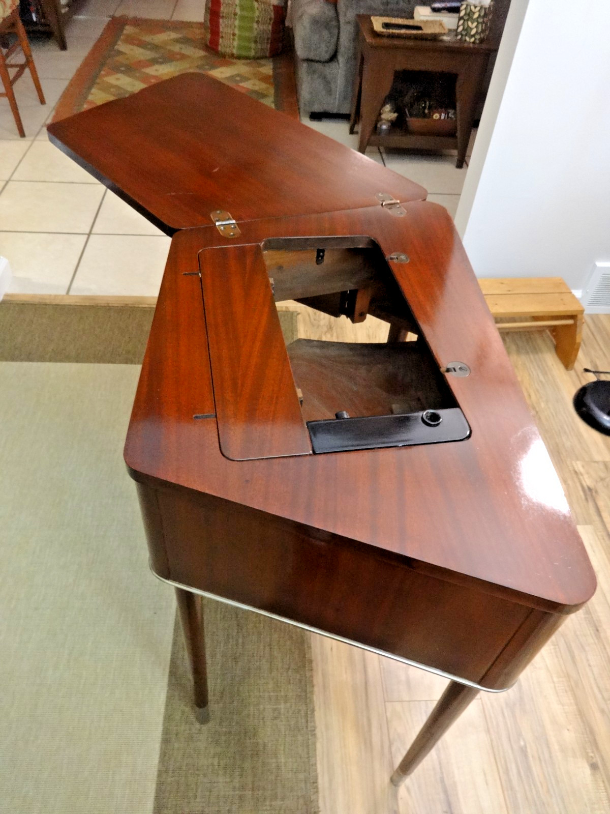 RARE Singer 74 Trapezoid Spinet Sewing Machine Cabinet - 301, 400 & 500 Series