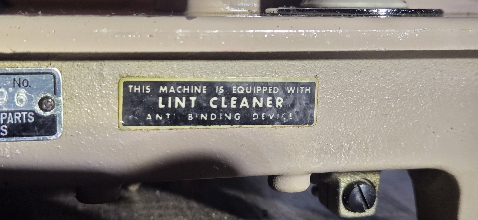 Vintage WHITE Sewing Machine Model 764 with Pedal EXCELLENT SHAPE