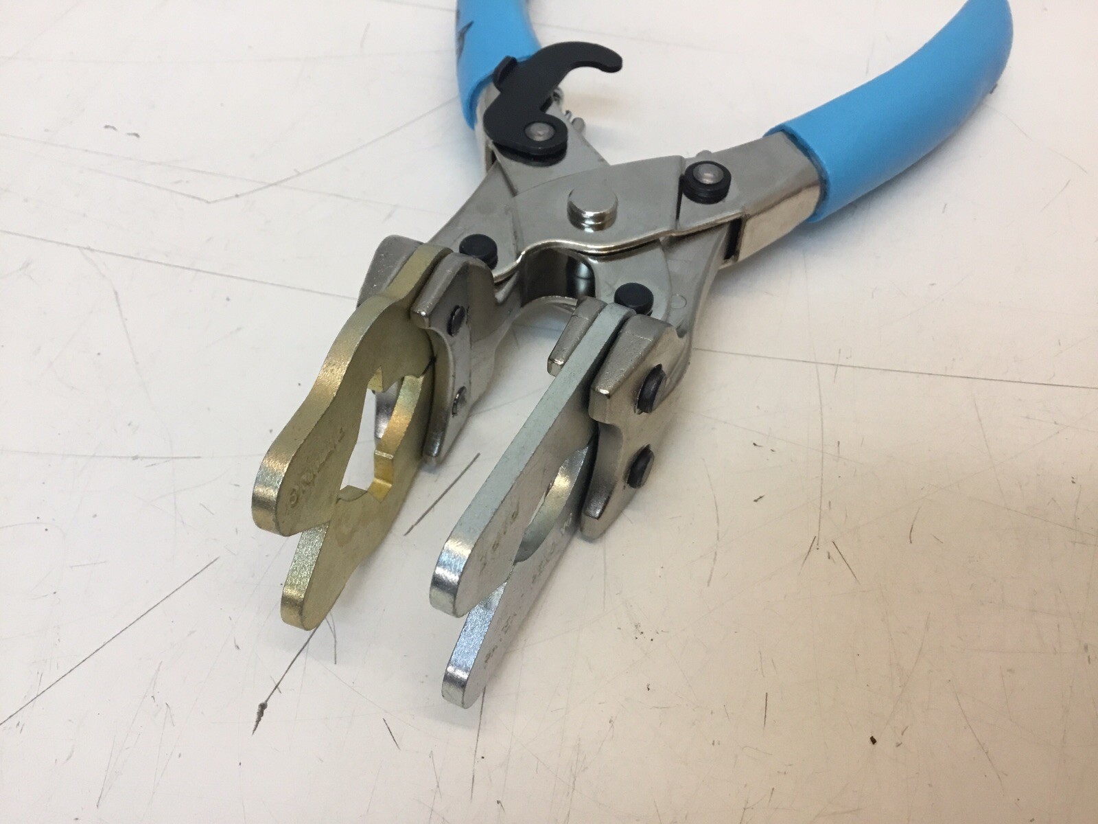 Sharkbite Prod3810 Push-To-Connect Fitting Removal Tool