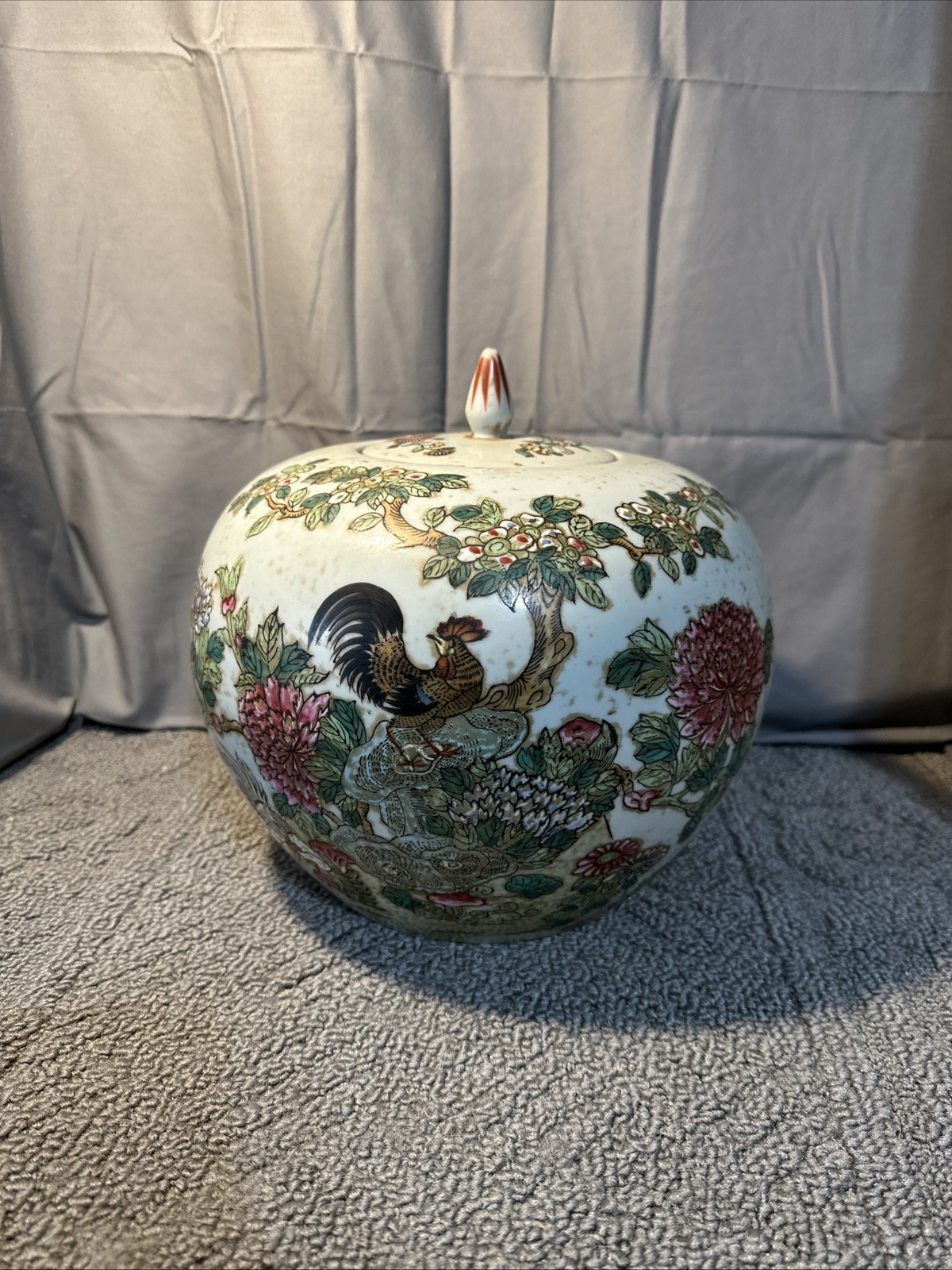 A Nicely Enameled Ginger Jar, Tongzhi Mark, Republic Period, Rooster &Hen Themed