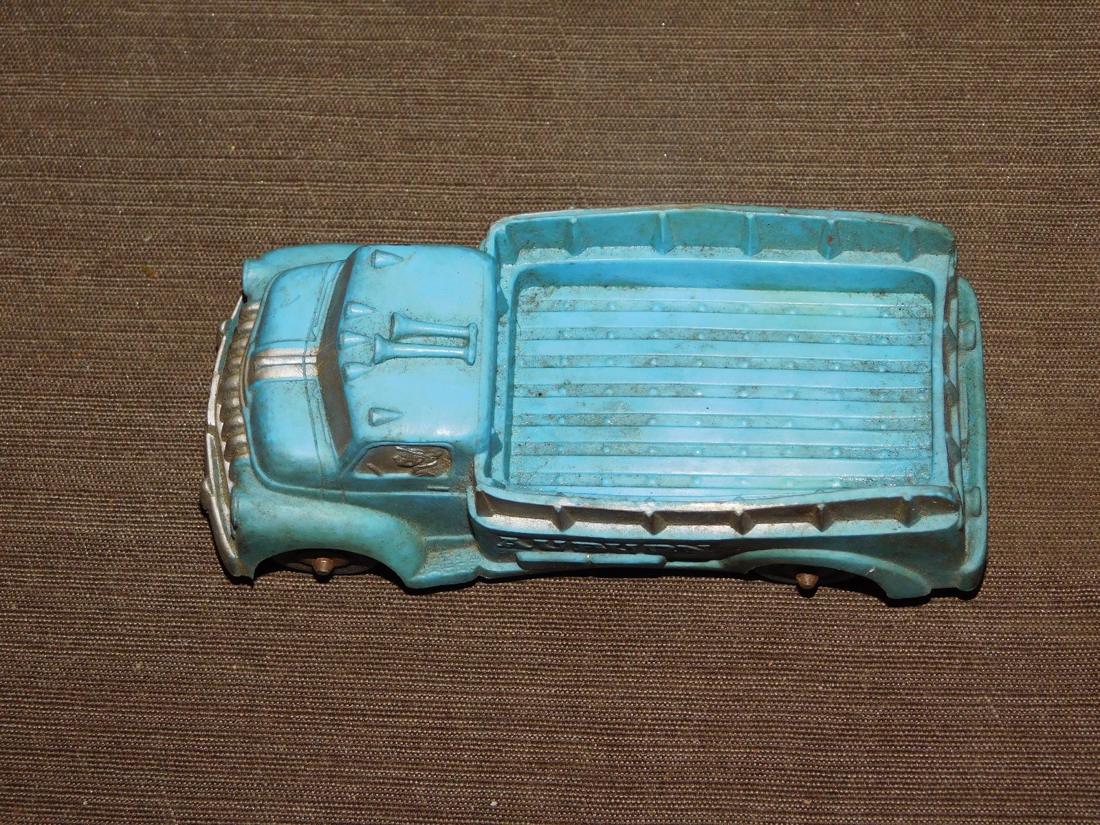 VINTAGE MADE IN USA TOY 5 1/2" LONG RUBBER PLASTIC AUBURN BLUE TRUCK
