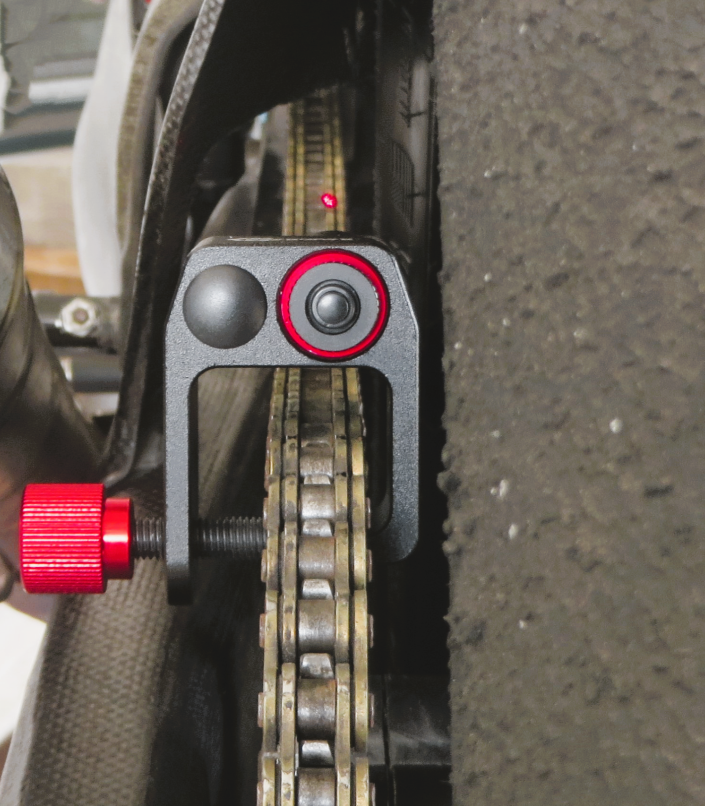 Laser Chain and Sprocket Alignment Tool - Gearhead Zone