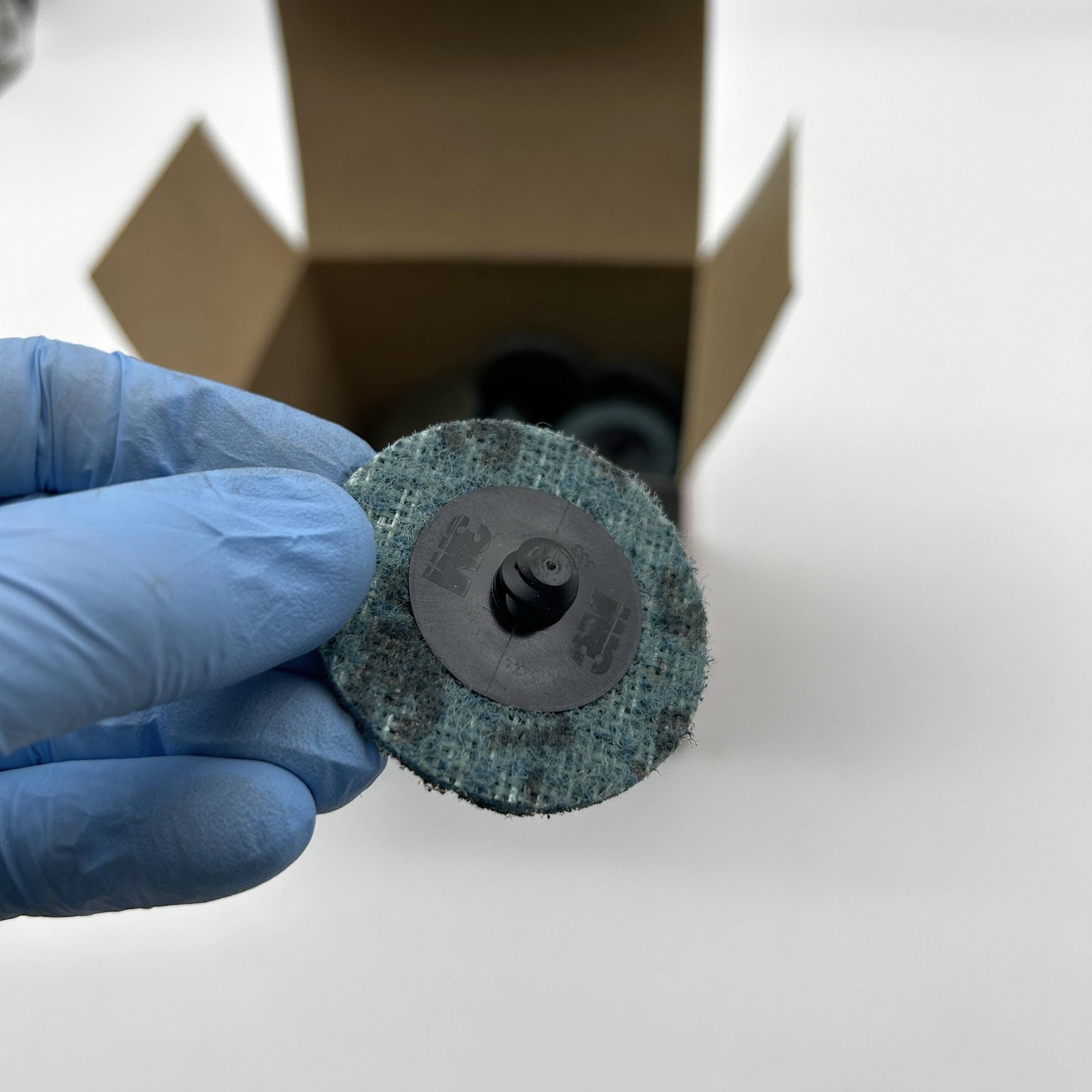 3M Scotch Brite Roloc 54135 AL Surface Condition Disc 2" TR A-Wht Very Fine 50pk