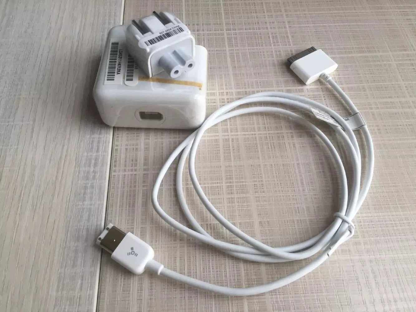 A1070 Firewire 1394 iPod Mini Power Adapter + FW 6Pin to 30Pin Data Cable Cord