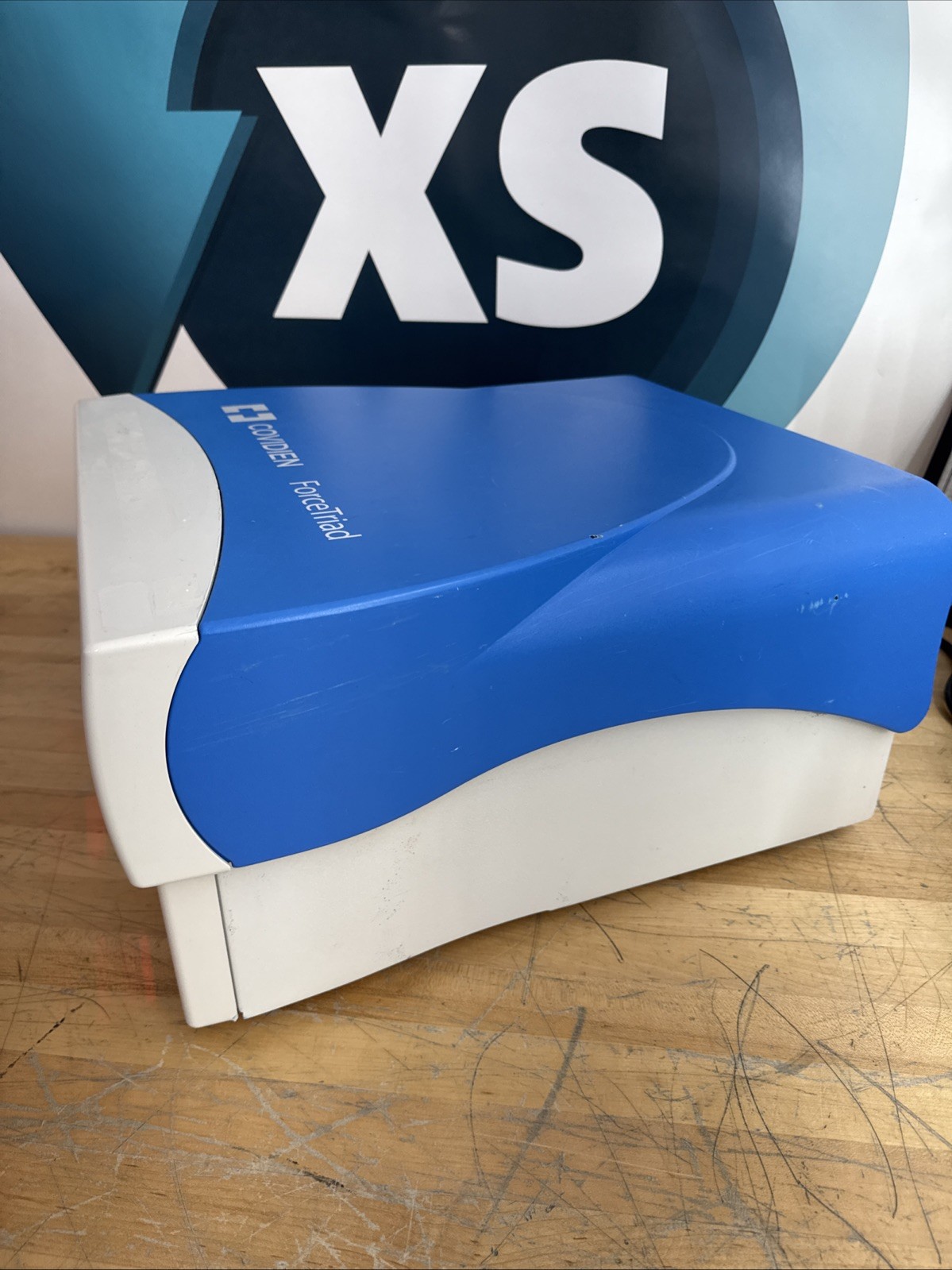 Covidien ValleyLab Force Triad v4.0 Electrosurgical Generator ESU w/ Pedals