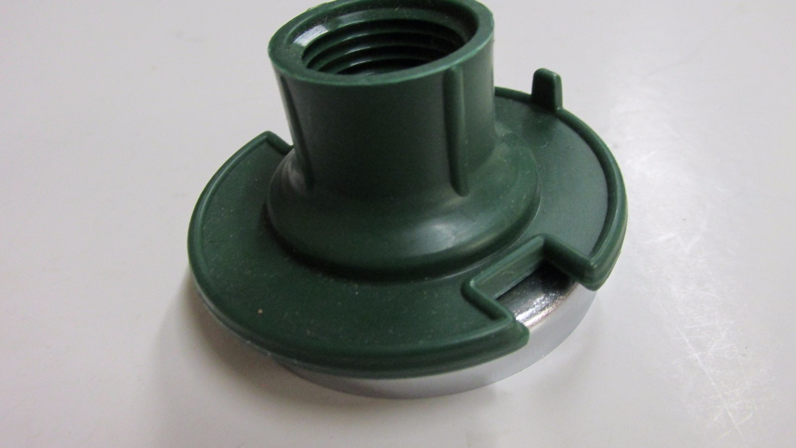 2 USGI Magnetic Base Lightstick Holder Military Training Marker Cyalume Omniglow