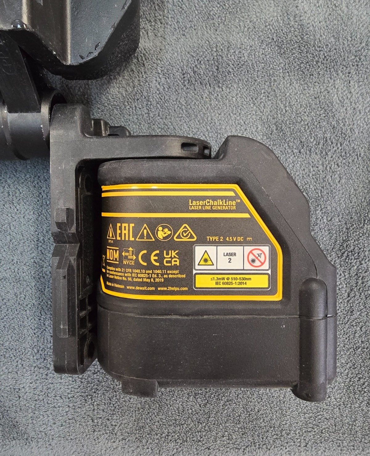 Dewalt Green Self-Leveling Cross Line Laser Level DW088CG