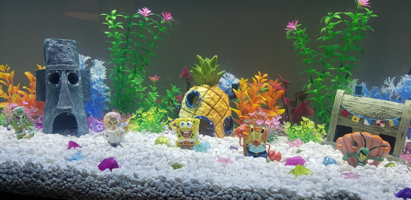 Bring Bikini Bottom to Life with SpongeBob Aquarium Ornament Set – 6 Pieces!