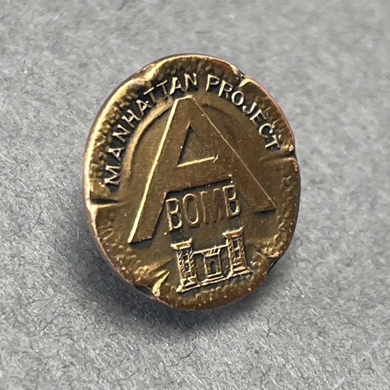 MANHATTAN PROJECT ATOMIC "A" BOMB Workers Lapel Pin Award Bronze WW2 1945