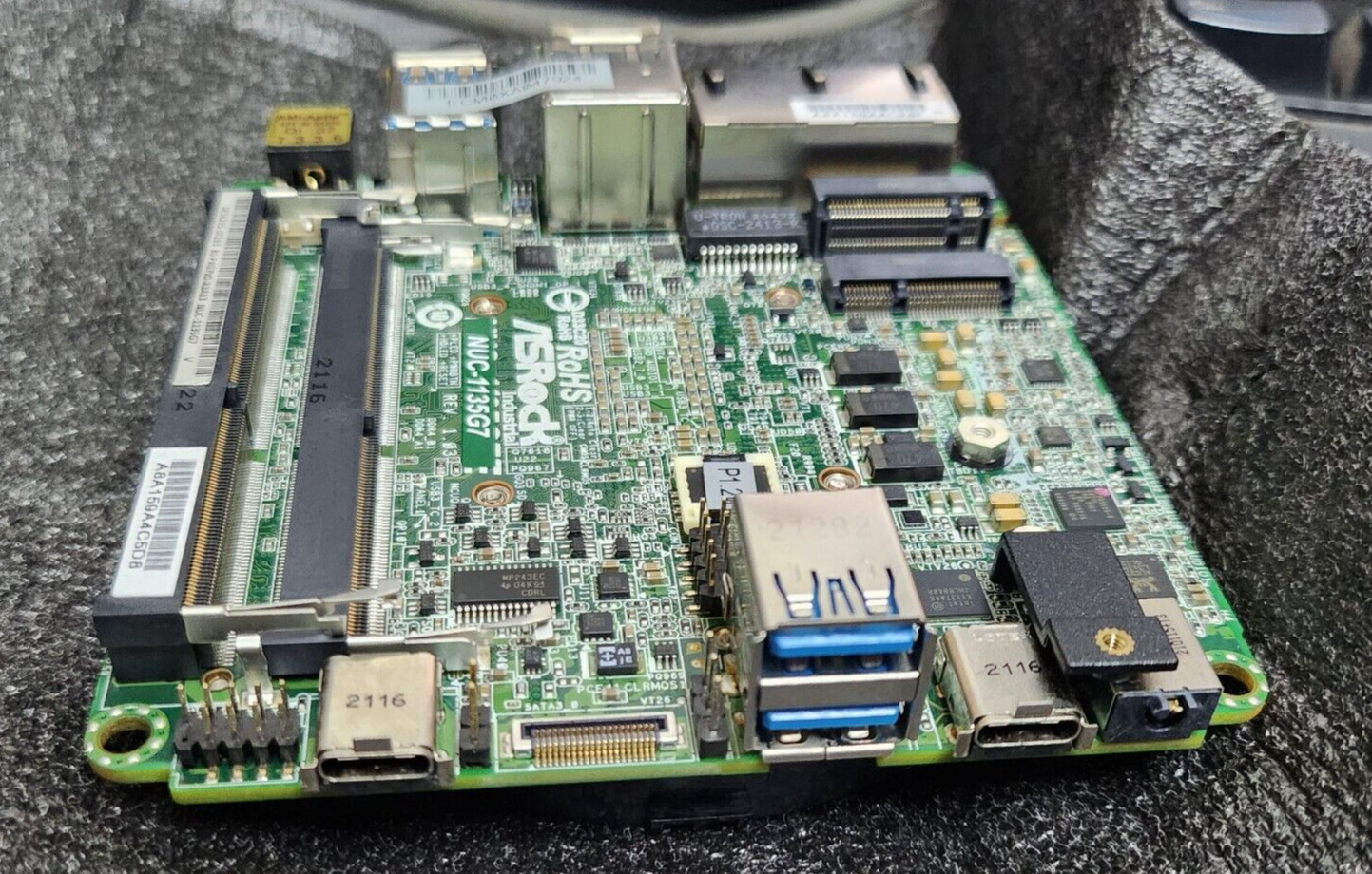 ASRock NUC-1135G7 Intel 11thGen (Tiger Lake-UP3) Processor I5-1135G7 Motherboard