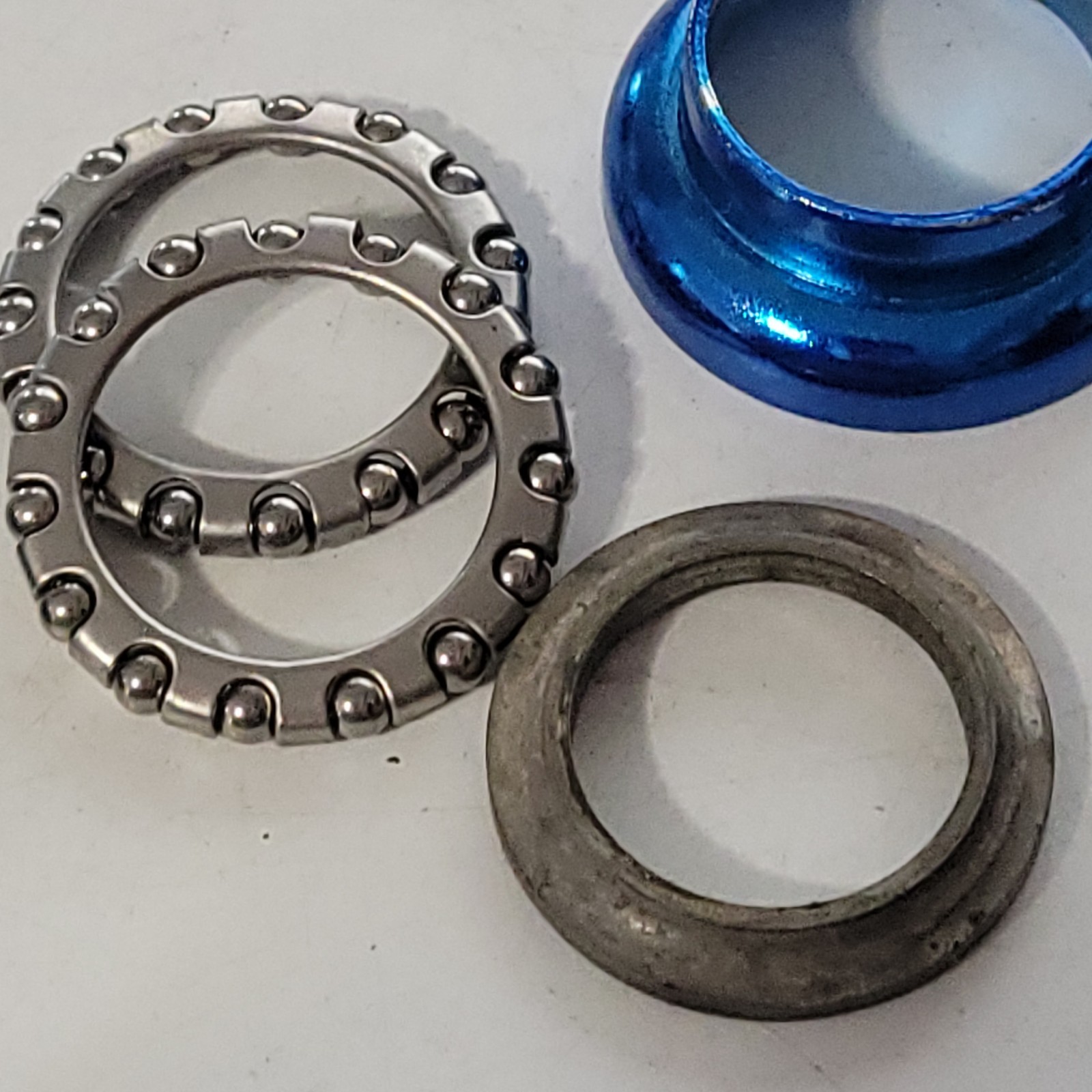 old school NOS blue Hatta 1 inch threaded bmx bike headset blue