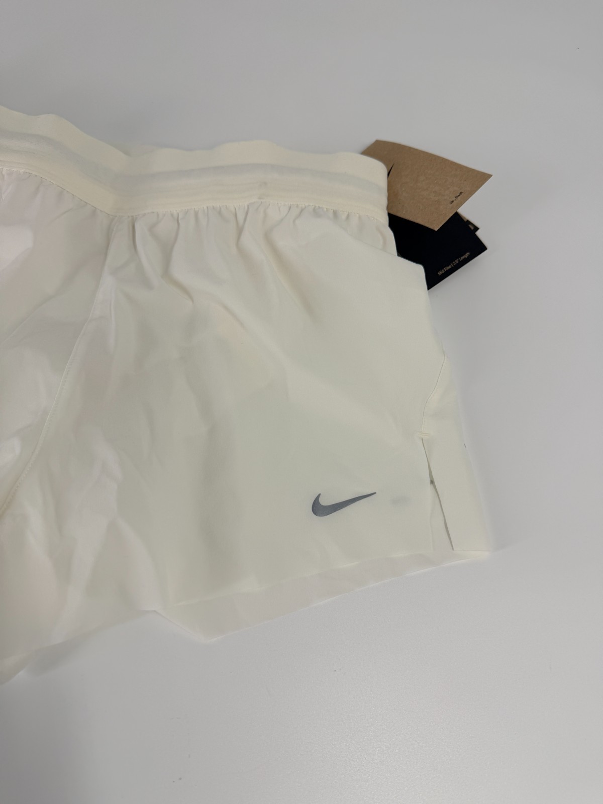 Nike Swift Dri FIT Mid Rise 2.5" Lined Running Shorts Womens Size M HQ0638-133