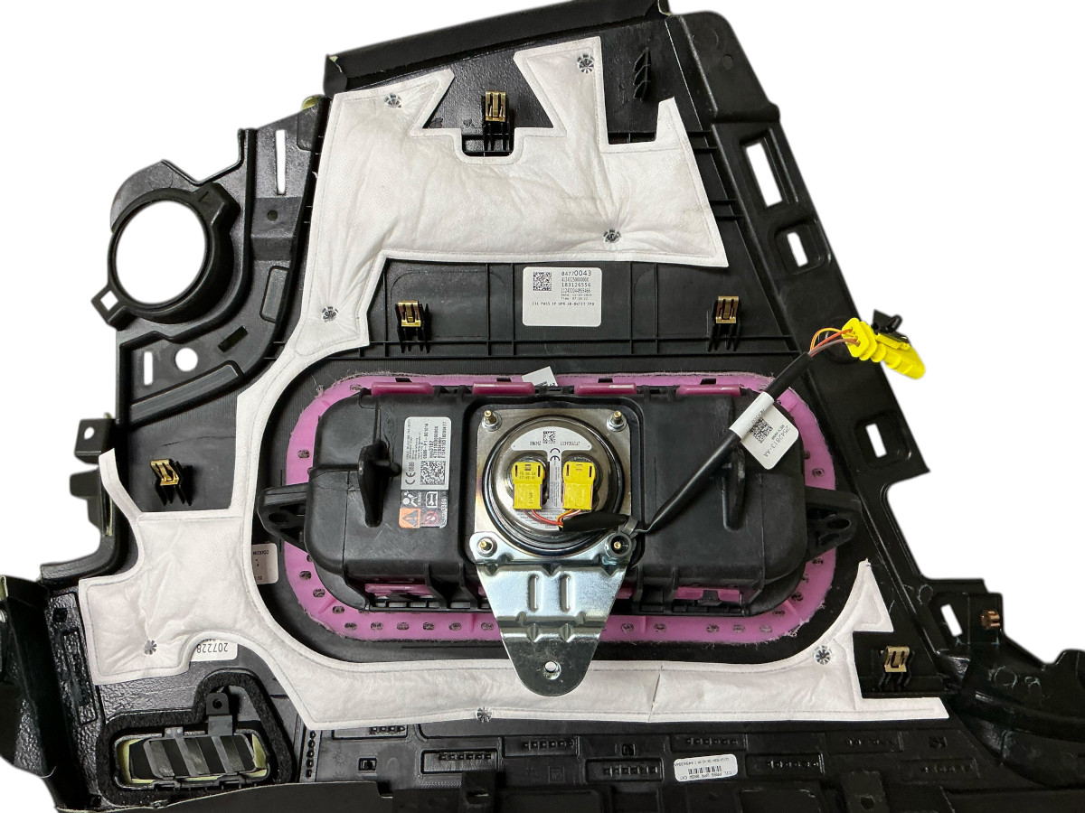 2020 21 22 23 2024 Cadillac XT5 right side dash airbag BLACK 84770043