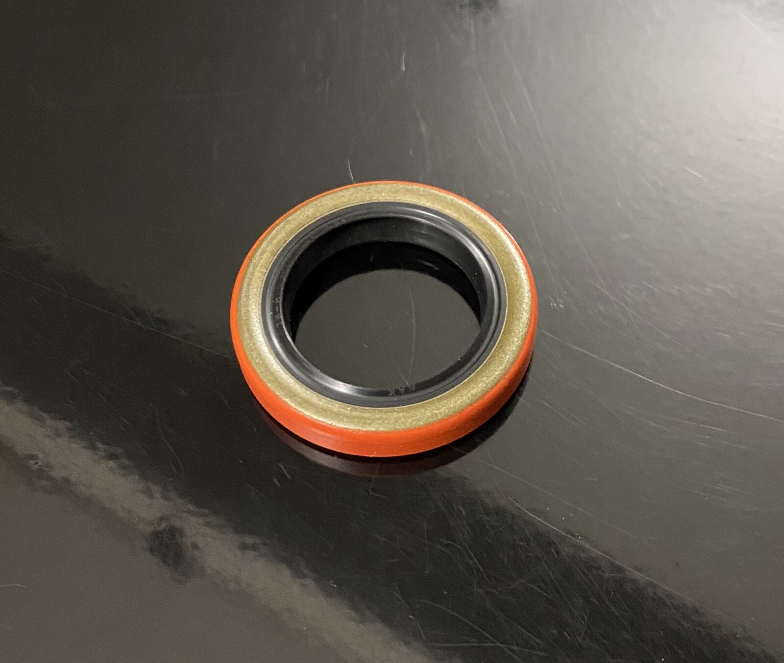 AR39052 John Deere Tractor Pump Hydraulic Shaft Seal