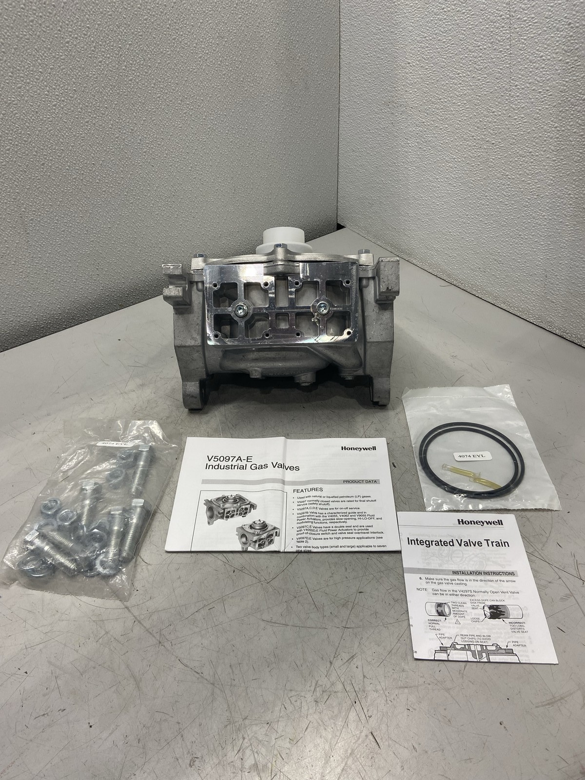 Honeywell Gas Valve Large Body Valve Train V5097C1018/U