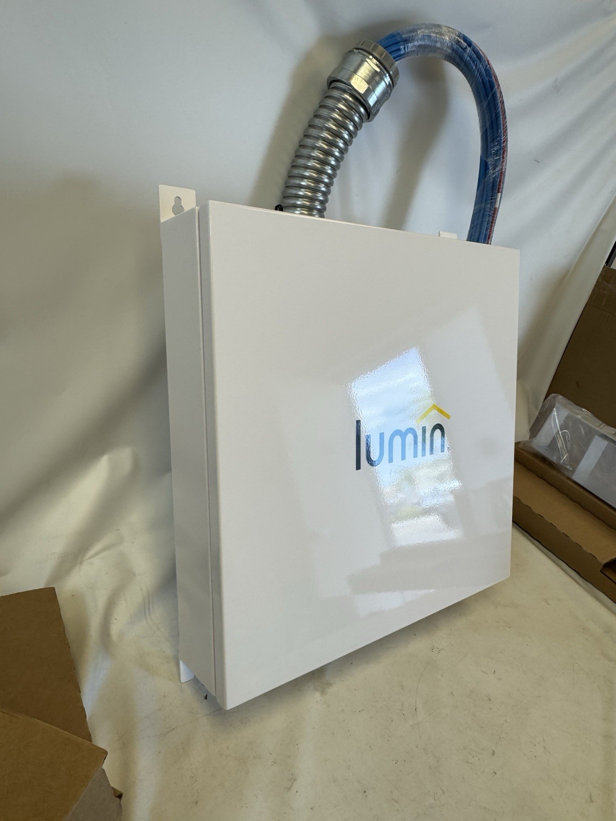 Lumin LSP-DC Smart Electrical Panel for Solar Storage 120-240 VAC, 60Hz -Indoor