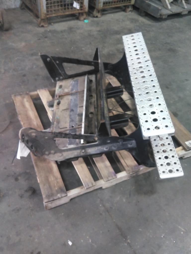 Replaces 2020 FREIGHTLINER CASCADIA 126 BATTERY BOX 3586186