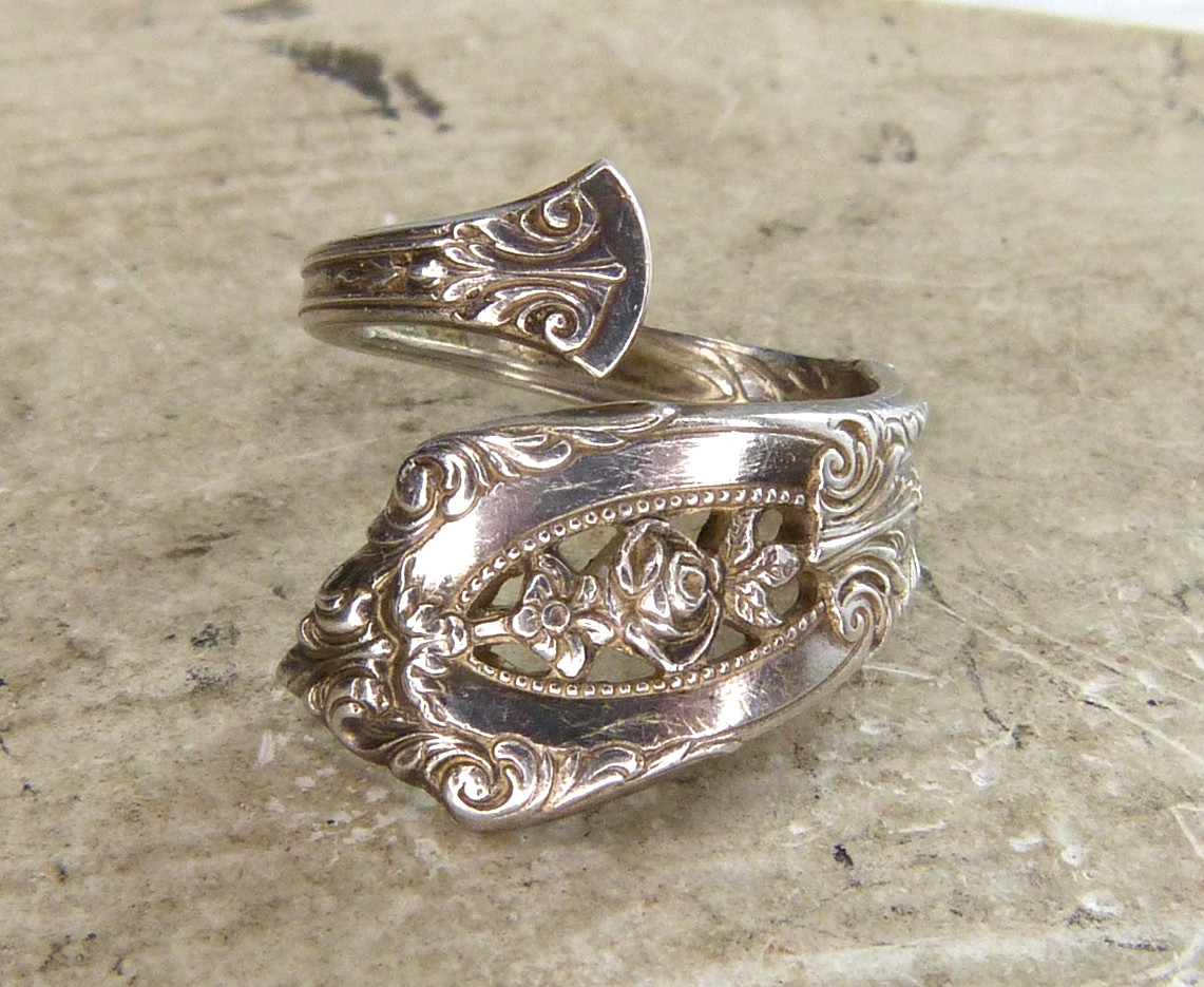 Vintage Wallace Rose Point Sterling Silver Spoon Ring