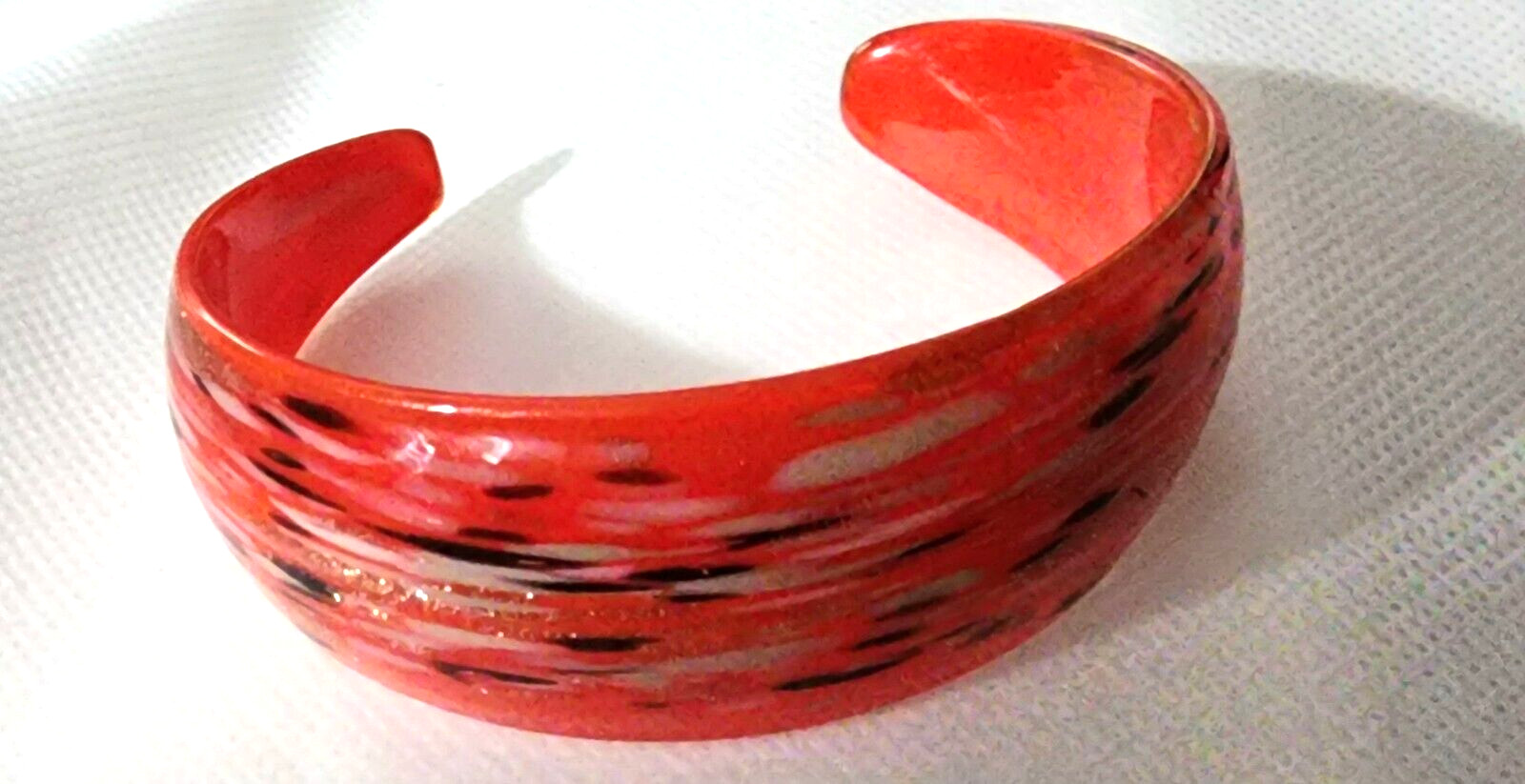 Red Black Beige Glass Cuff Bracelet with Gold Glitter Pre-Owned