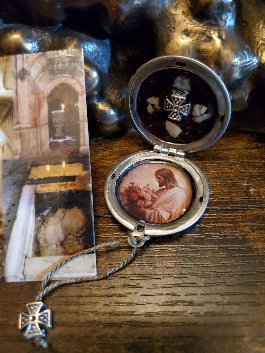Life of Jesus Locket Nativity, Church of Ascension, Cenacle, Tomb of Jesus
