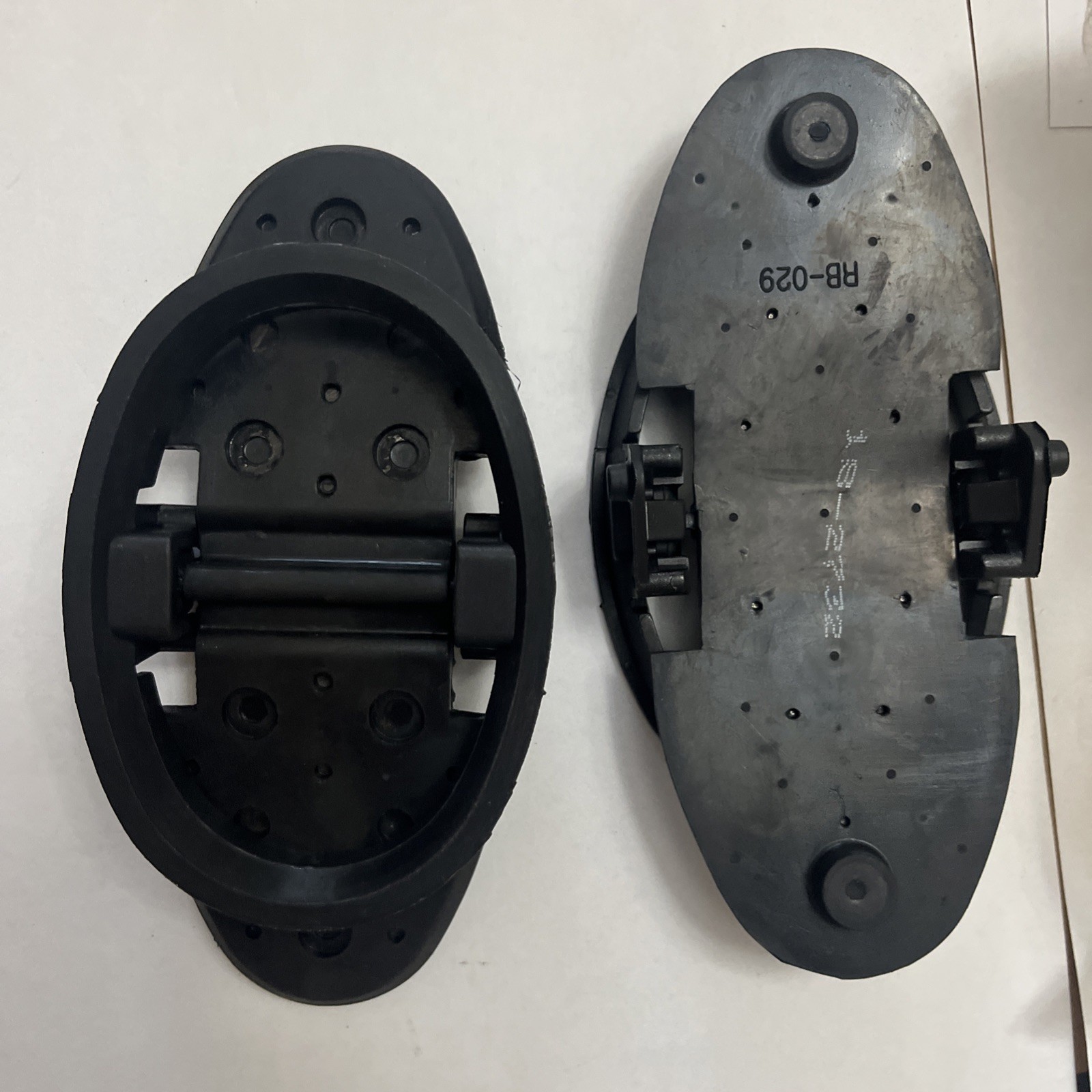 1982-1996 Exhaust Flappers Water Shutters Sierra 18-2732-9 Pair 807166A3 BIN