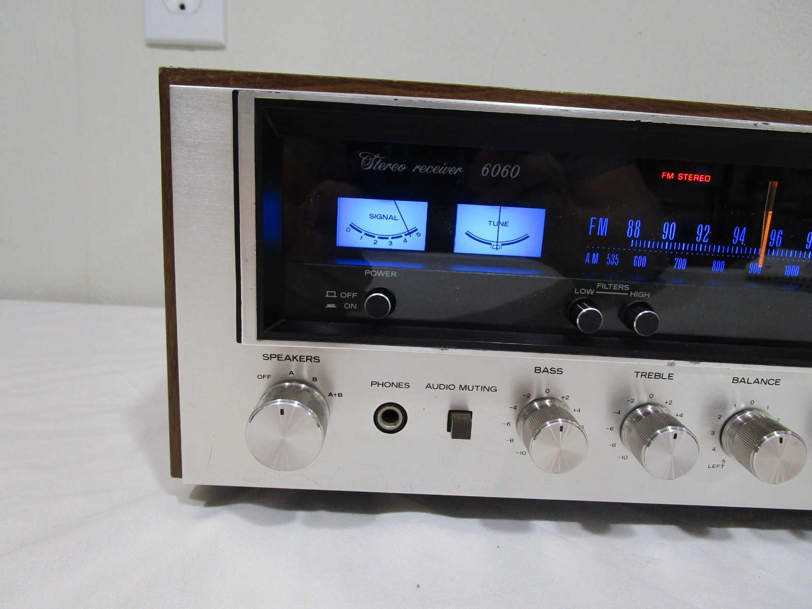 Nice Sansui 6060 Stereo Receiver w/ LED Upgraded Lamps ------------------- Cool!