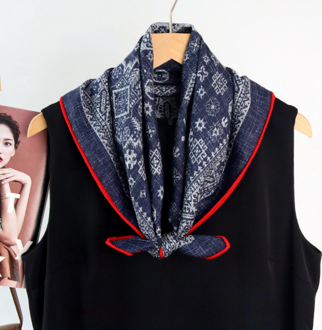 70% Cashmere 30% Silk Scarf Neckerchief Shawl totem Print Bandana 68X68cm Wrap