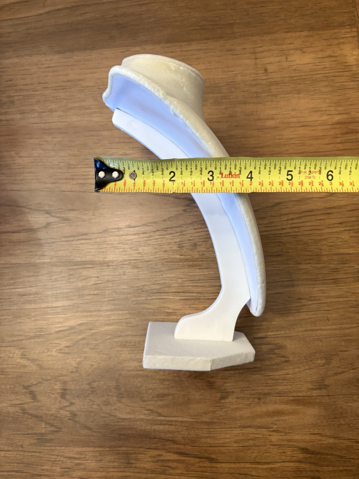 5 Piece Lot of Beige Velvet Necklace Display Stand Jewelry Bust Pendant Holder