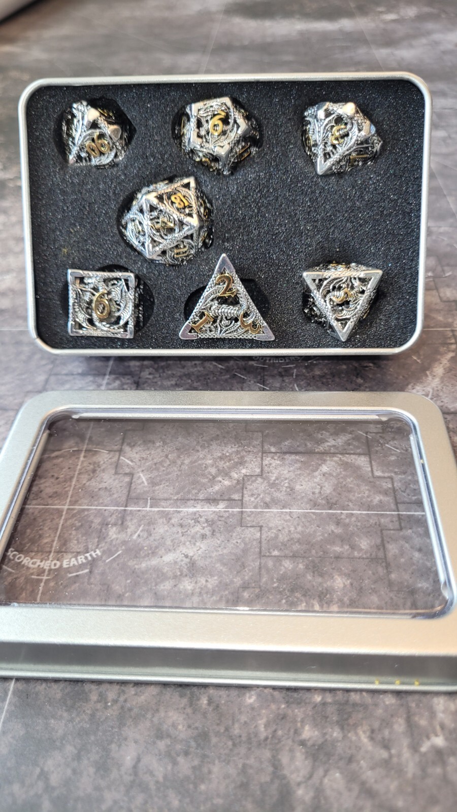 Hollow Metal Dice Set with Box, 7-Piece DND Gaming Dice for RPGs