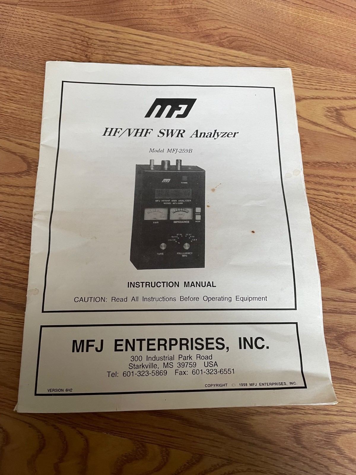 MFJ Model MFJ-259B HF/VHF SWR Antenna Analyzer Frequency Counter w/ instructions