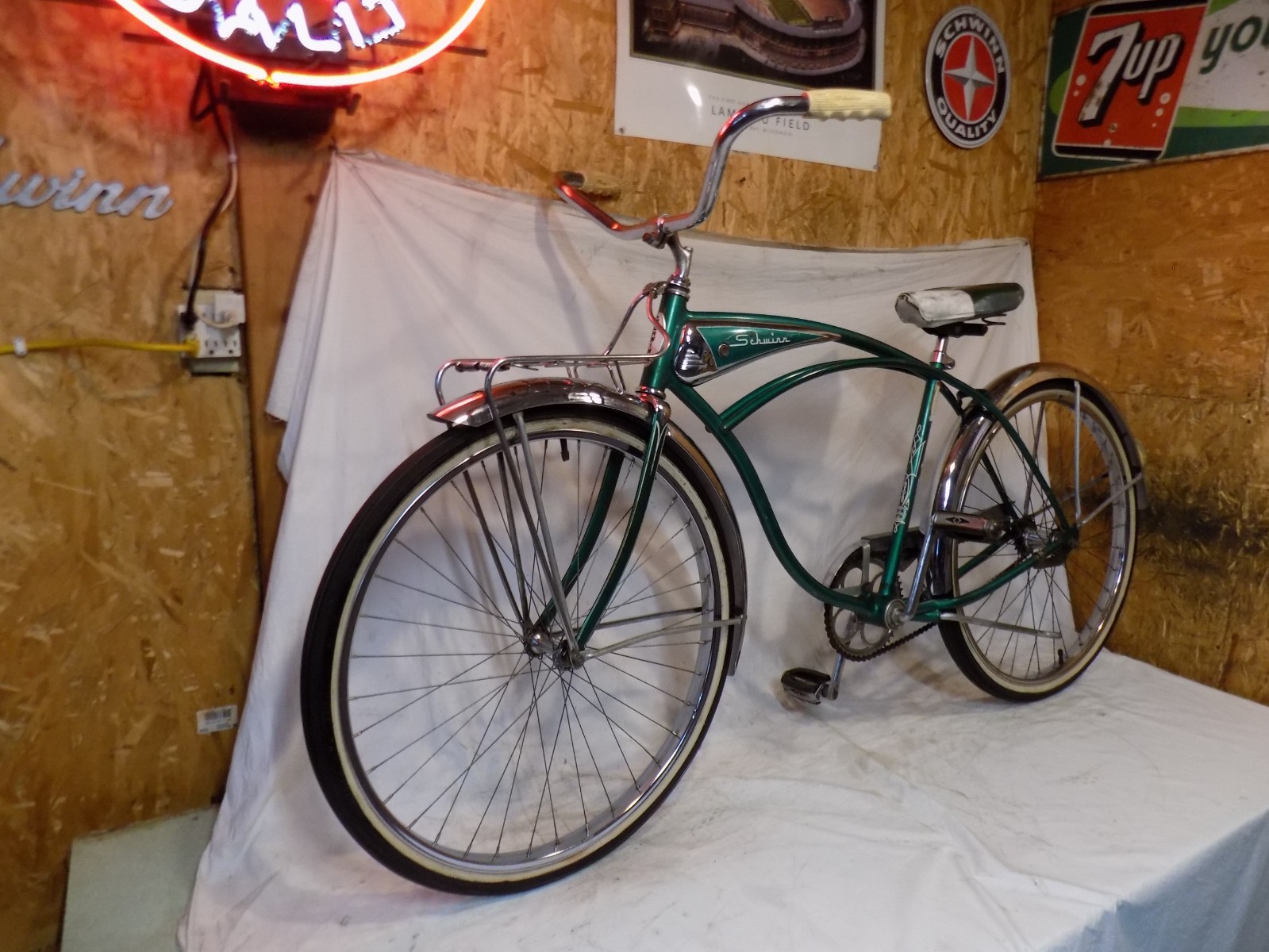 1960 SCHWINN PANTHER II MENS PEANUT TANK BICYCLE S7 AMERICAN JAGUAR CORVETTE 68