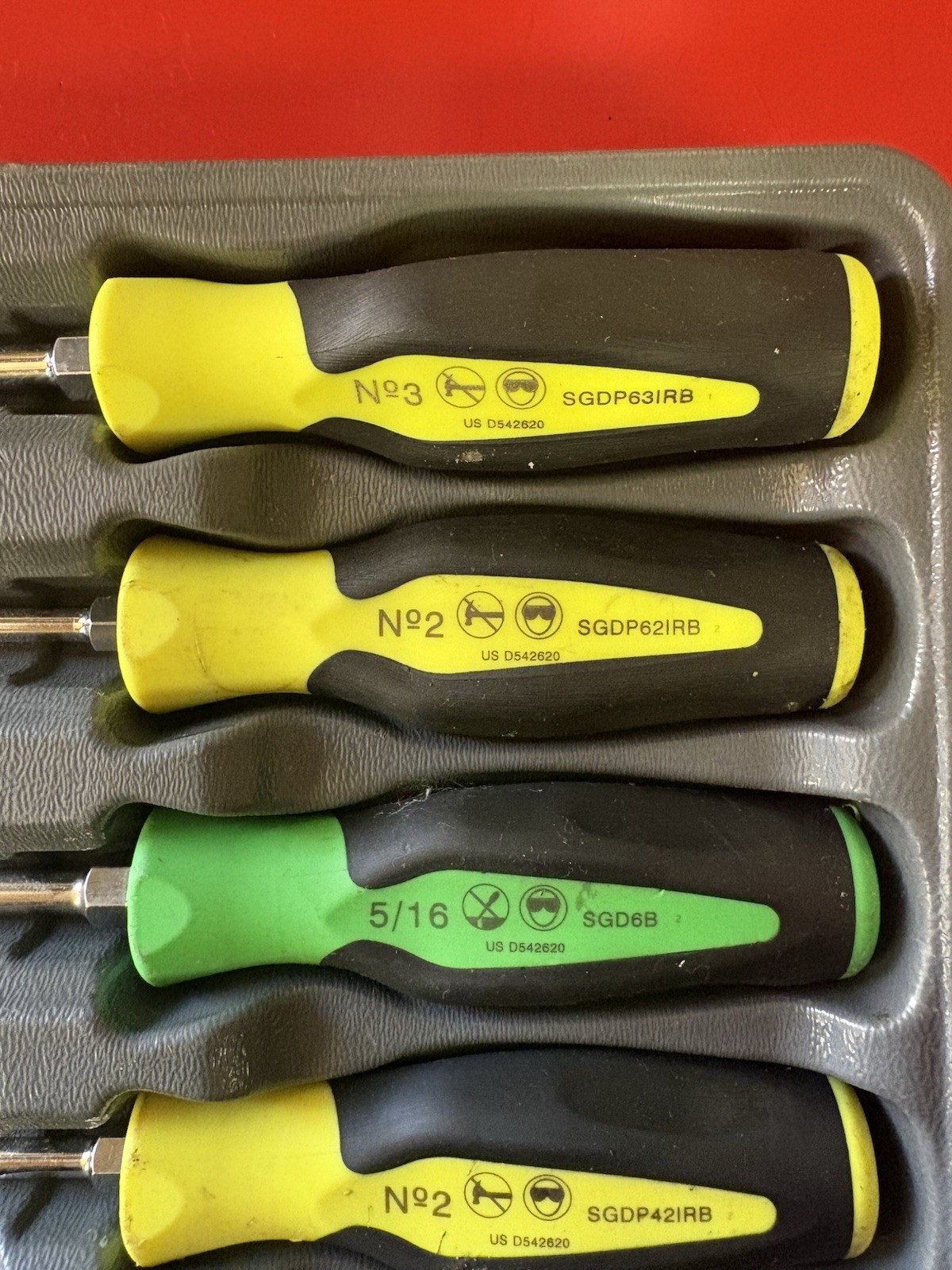 SNAP ON 9Pc HI-VIZ Mixed Soft Grip Screwdriver Striking Prybar Set
