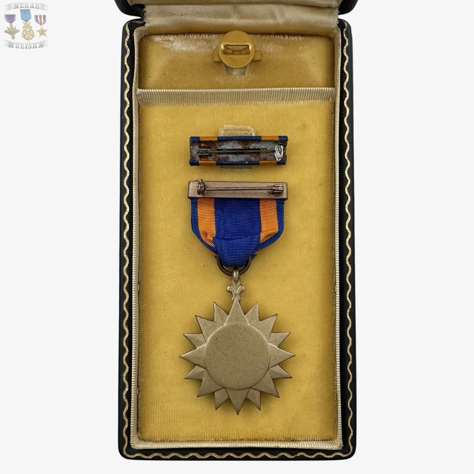 WWII ARMY AIR CORPS AIR MEDAL RIBBON BAR LAPEL PIN CASE OAK LEAF CLUSTERS WW2