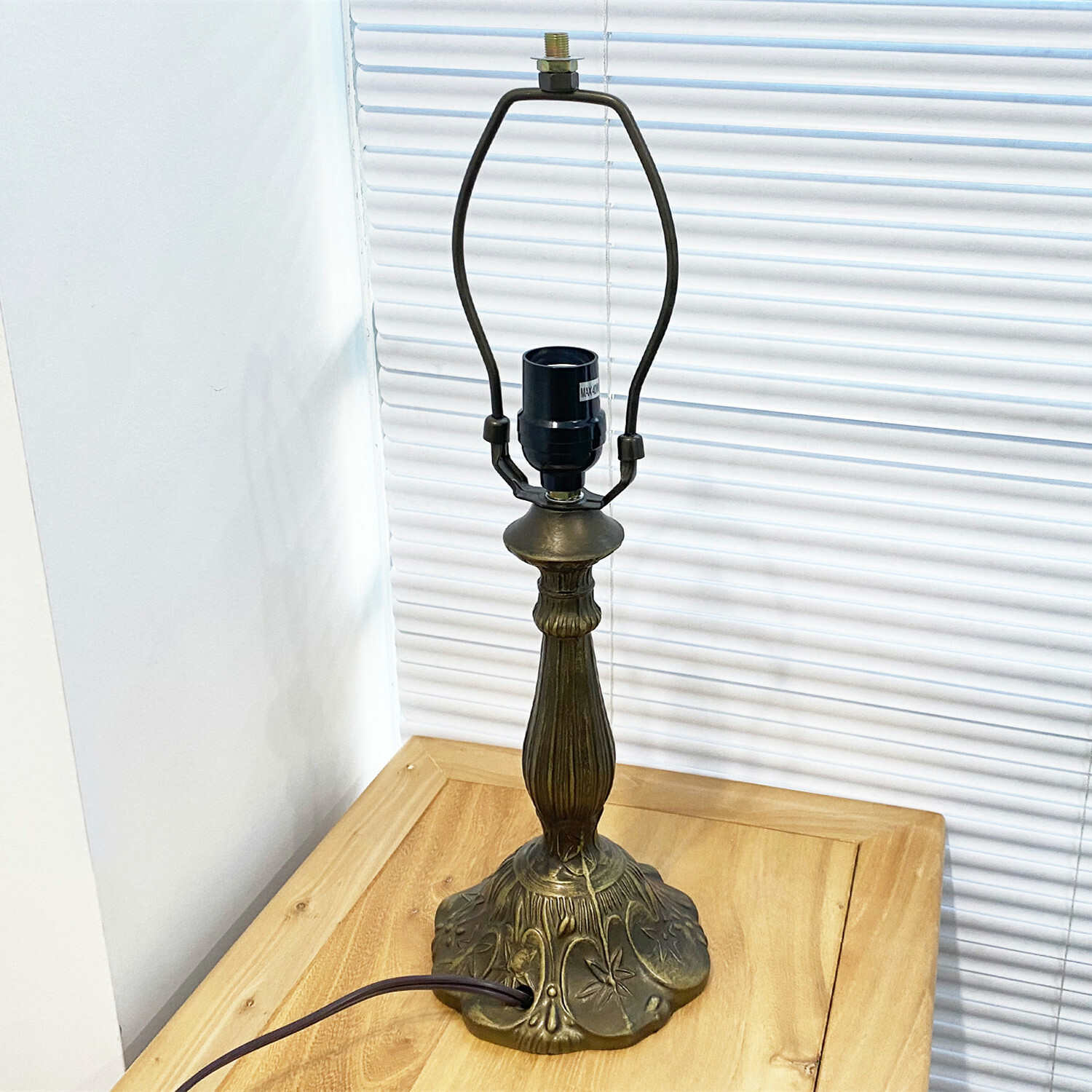 Beautiful Tiffany Table Lamp Red Dragonfly Style Stained Glass Home Decor 18"