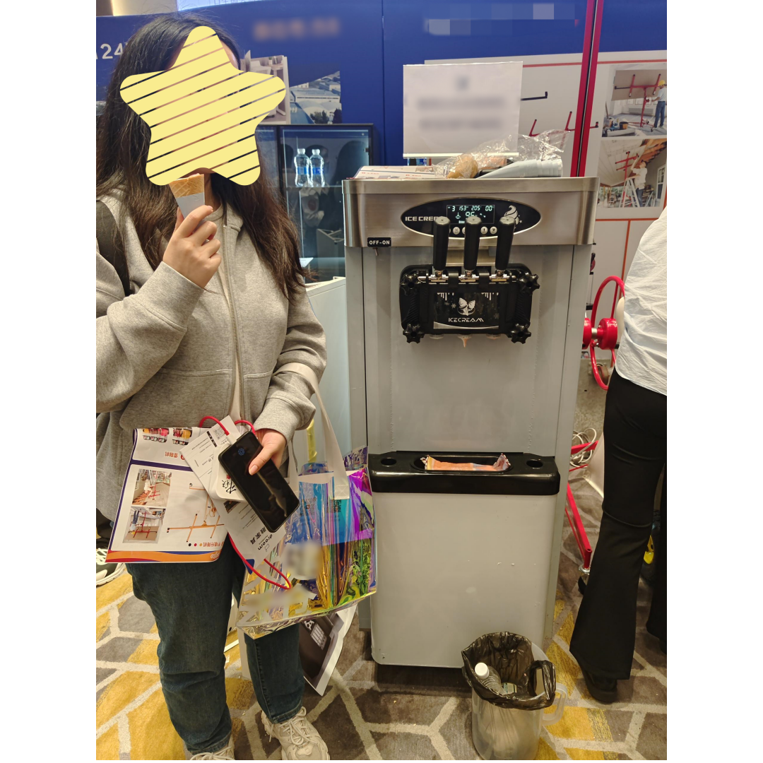 Commercial Electric Ice Cream Maker Soft Ice Cream Machine 25-30L/H 3 Flavors