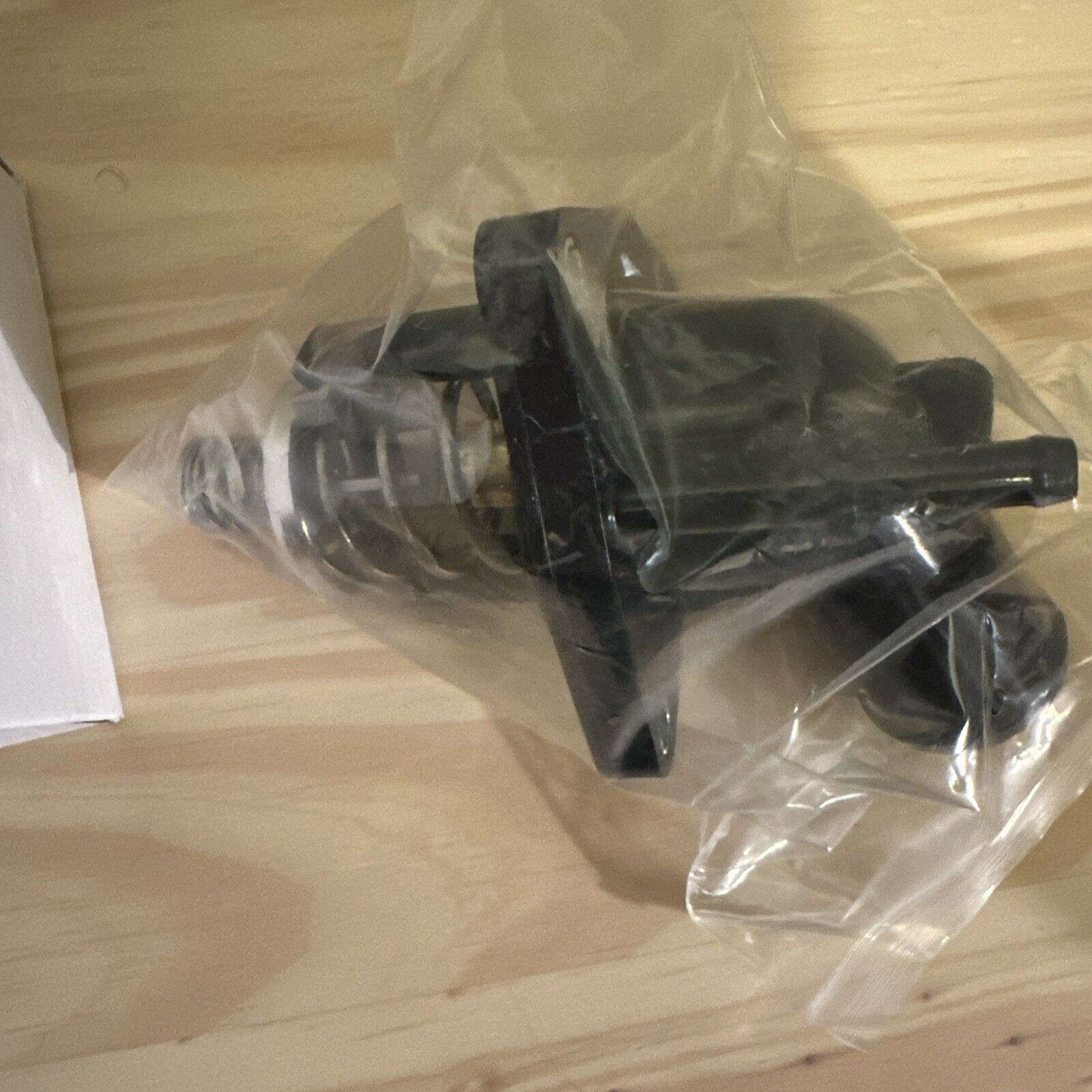 NEW OEM Genuine GM Engine Coolant Thermostat Kit 12674639