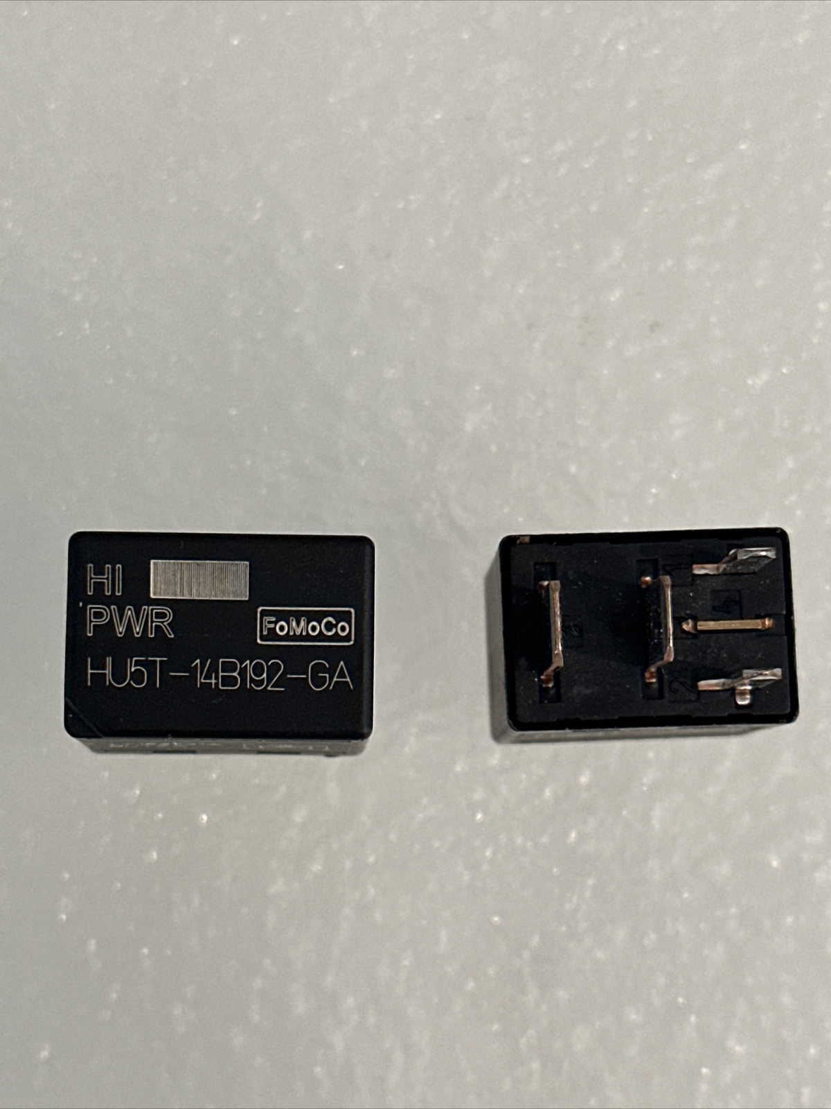 2x Ford FoMoCo HI PWR Black Relays HU5T-14B192-GA