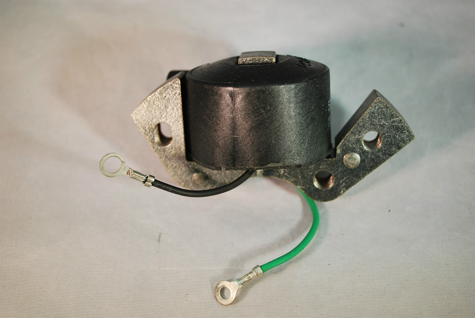 New Johnson Evinrude OEM Outboard Coil 584477 BRP/OMC