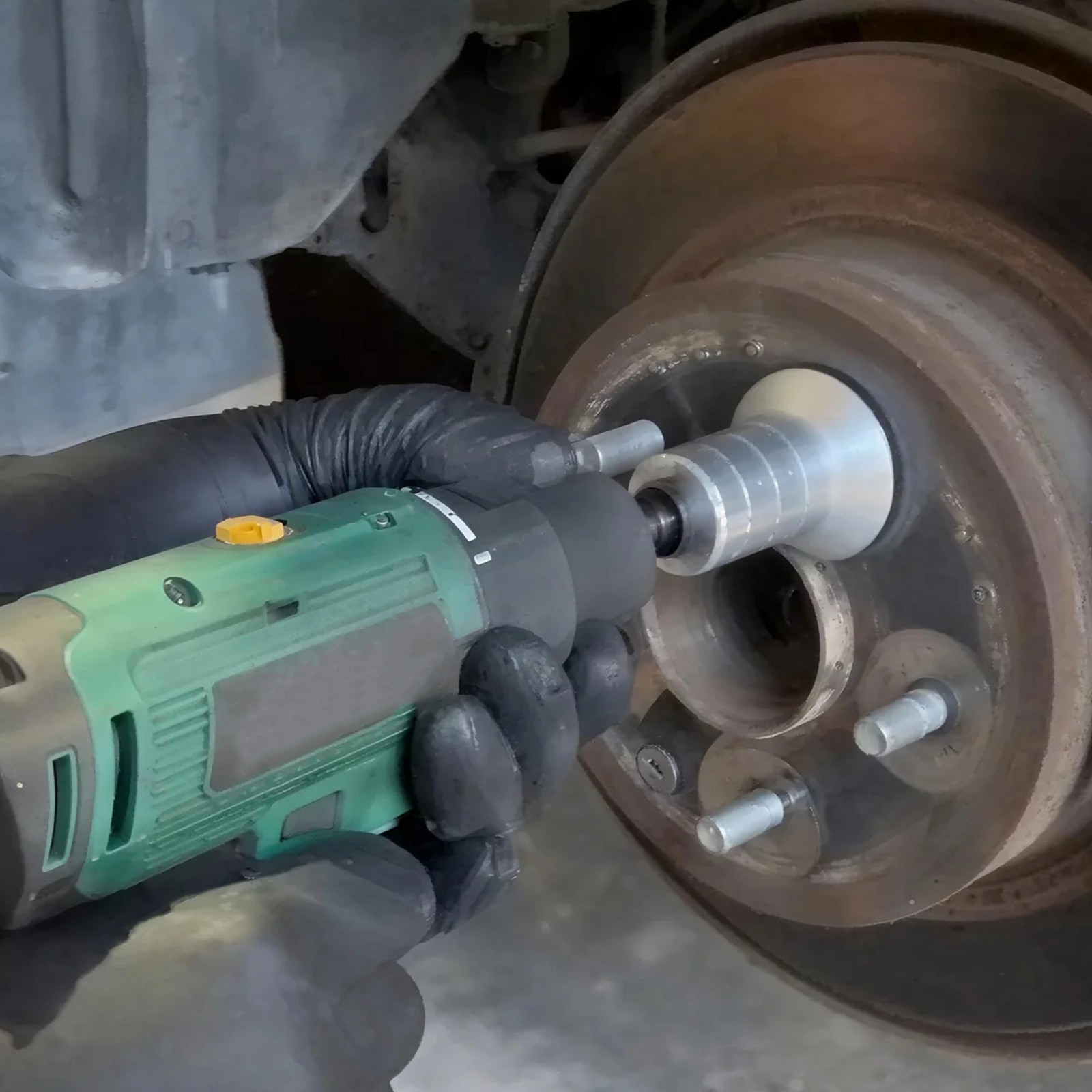 Wheel Stud Cleaner Hub Resurfacing Kit Car Rust Remover Brake Disc Grinding Tool