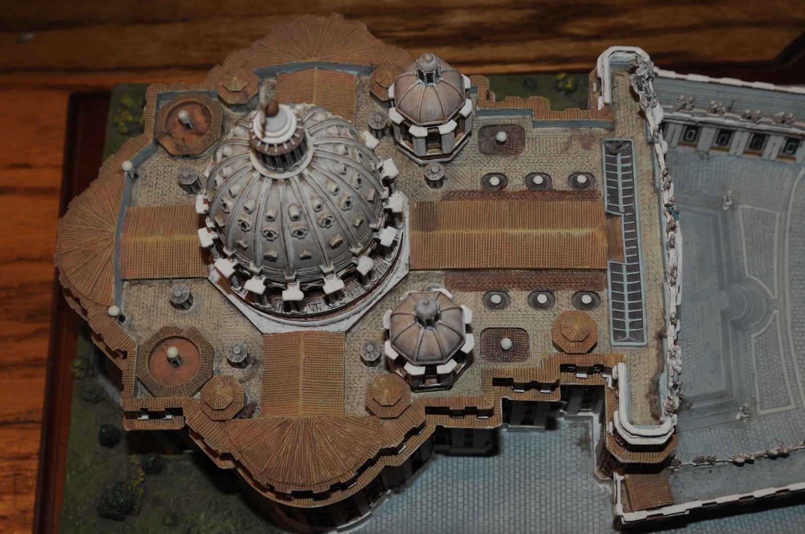 The Vatican St. Peters Basilica Model with Wood Base Religion Christianity *****